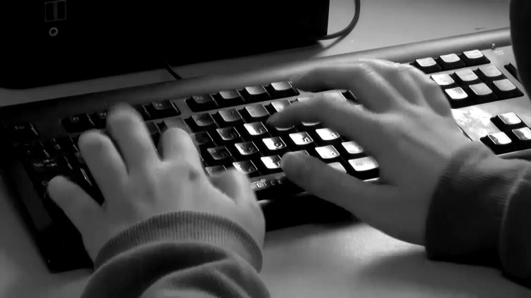 Аккаунты сразу двух мэров Иркутской области взломали мошенники